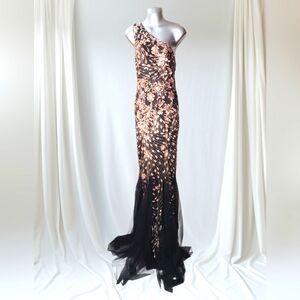 Elegant Black and Gold One-Shoulder Evening Dress